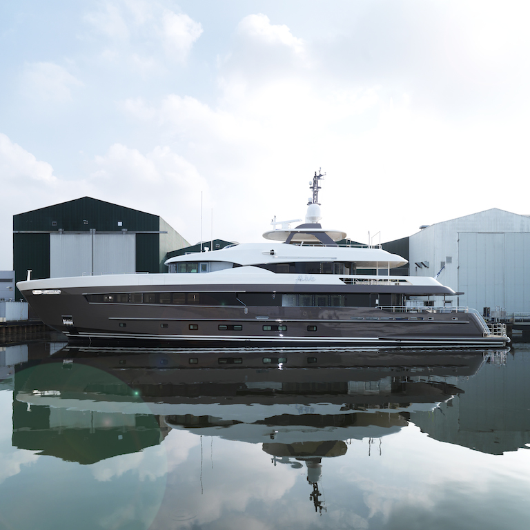 heesen yacht alive